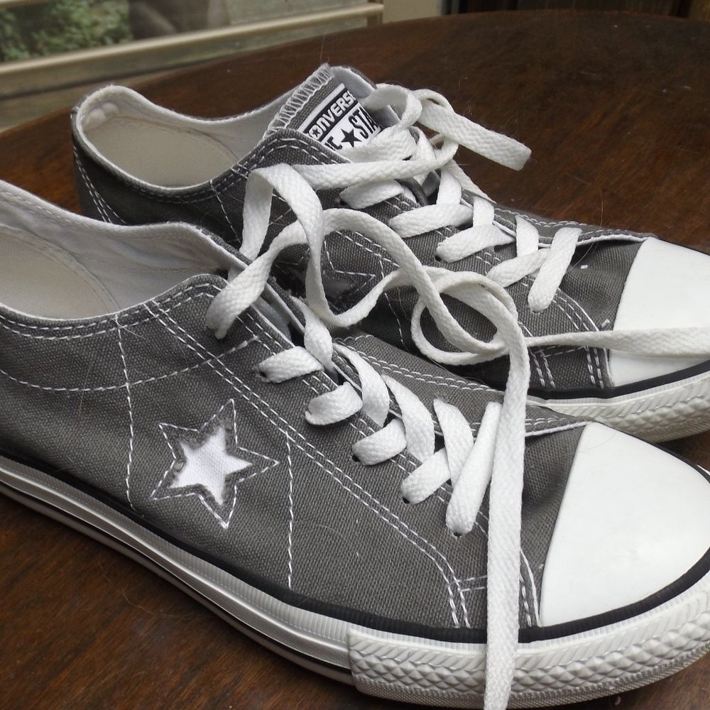 Converse All Star Grey with white star low rise sneakers Excellent Condition W8